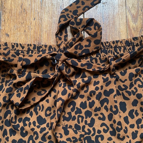 sienna sky light leopard print toe front shorts - Picture 2 of 5